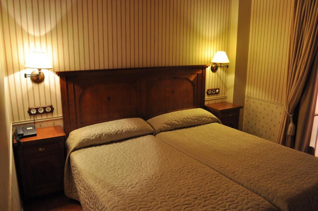 Hotel Bocale Sallent de Gállego Rom bilde